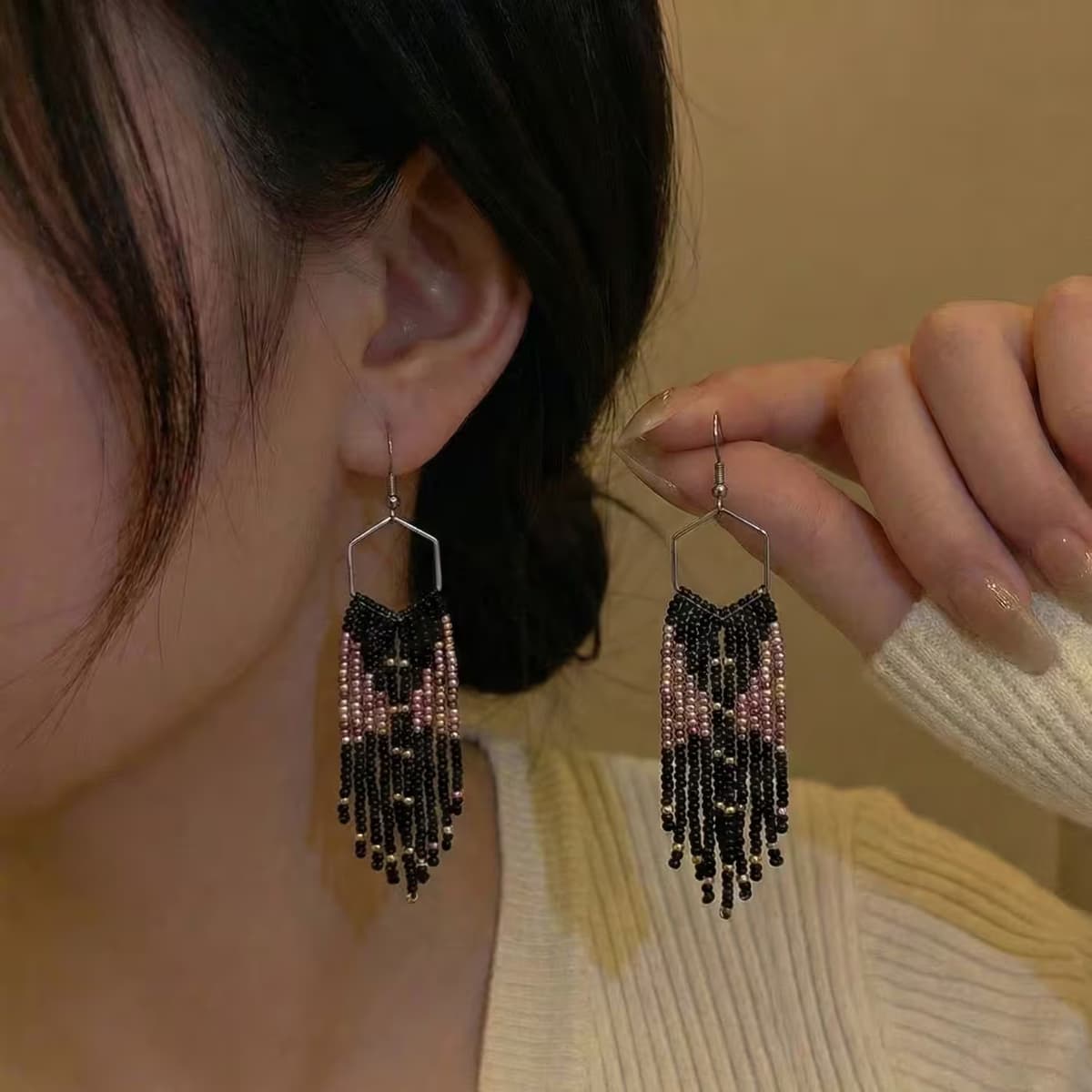 aretes flequillos hex gonos negros 1