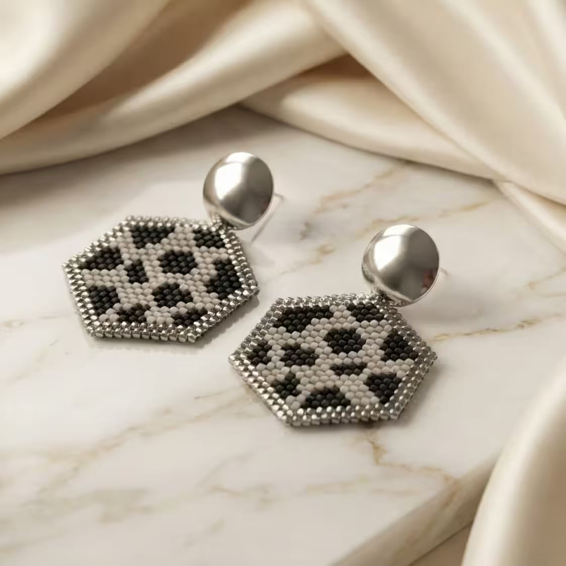 aretes hexagonales animal print 1