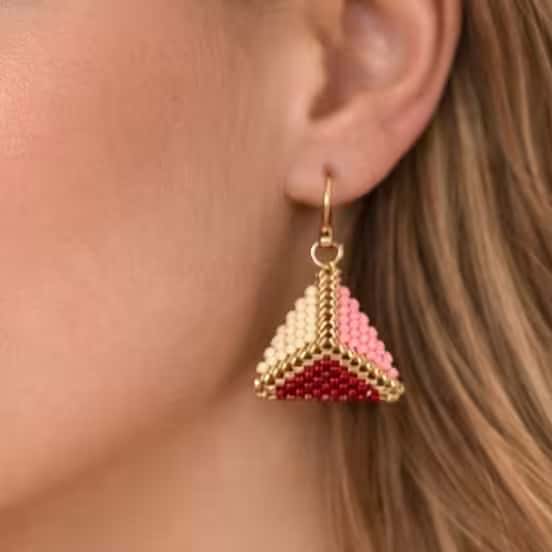 Aretes Triángulo Tricolor - fotografía de producto
