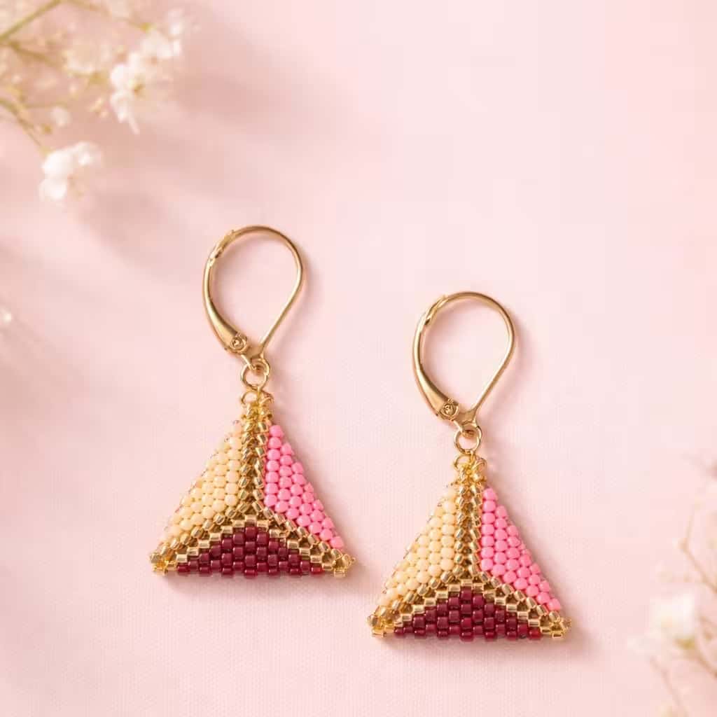 Aretes Triángulo Tricolor - fotografía de producto
