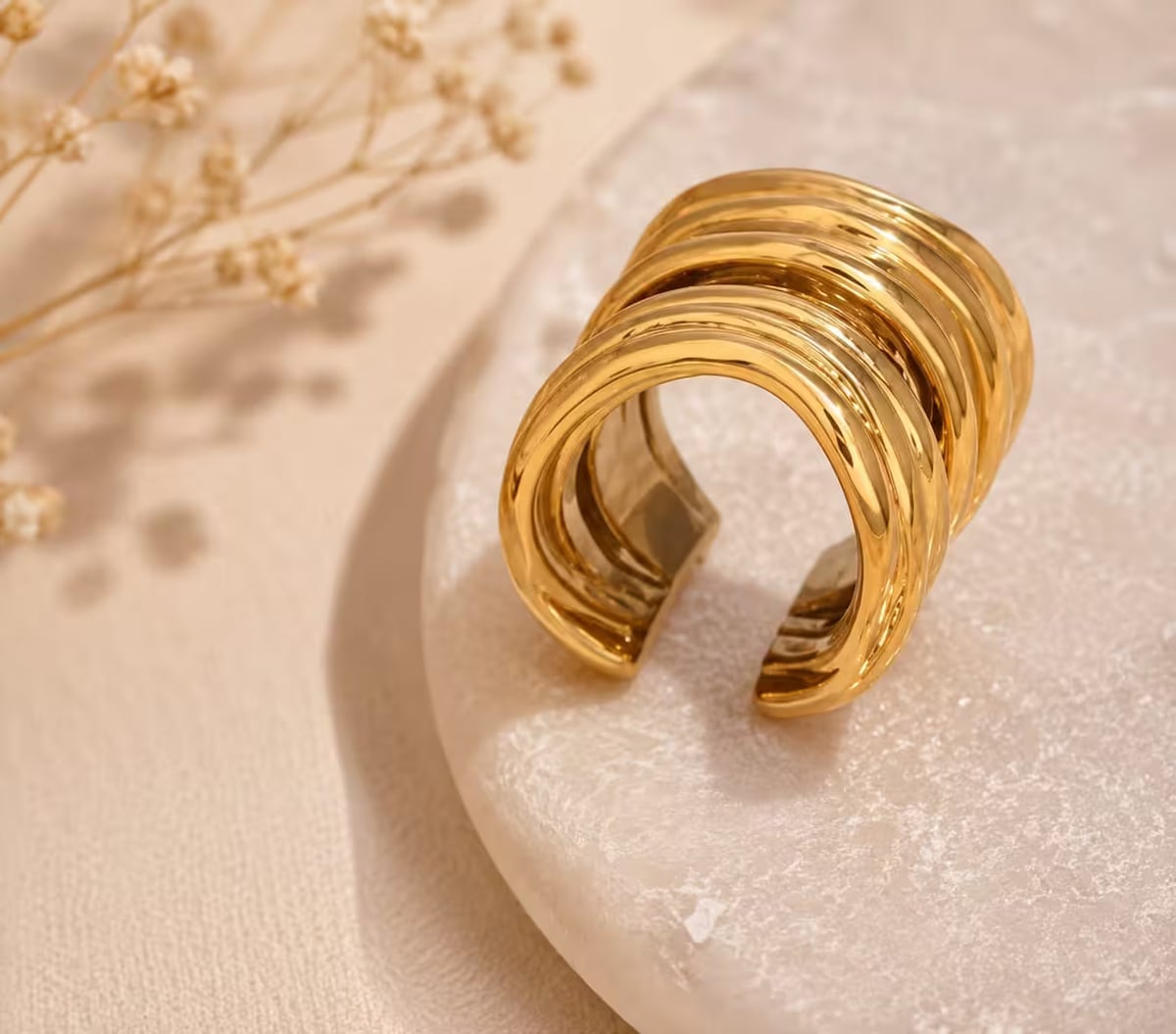 Ear Cuff Onda Dorada - fotografía de producto