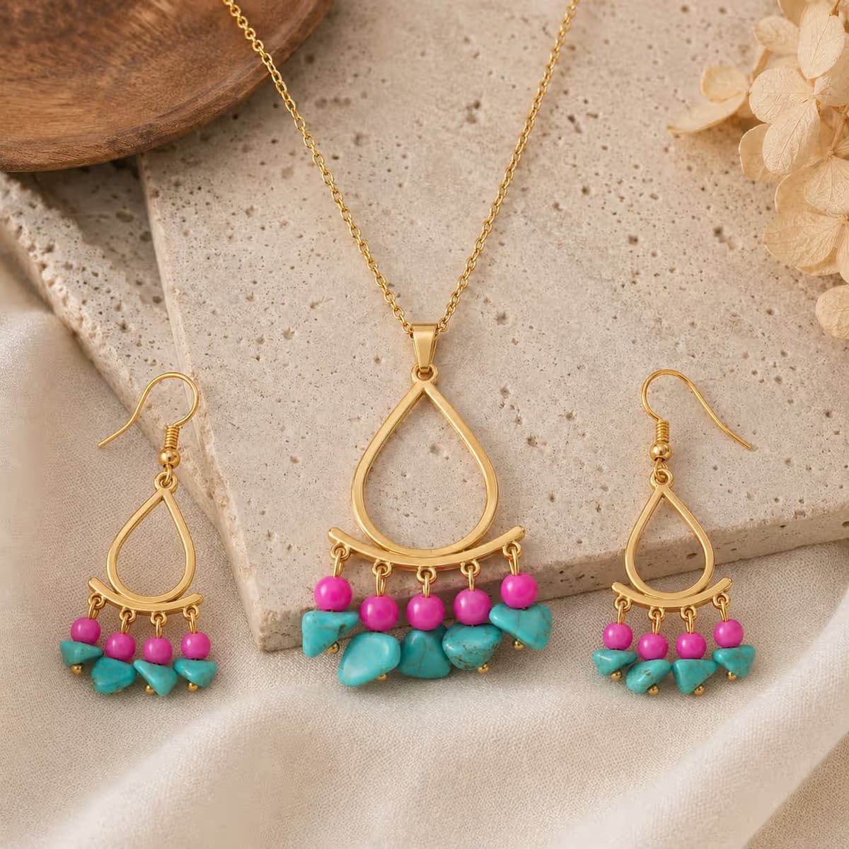 Set Bahía Tropical con collar y aretes de piedras naturales